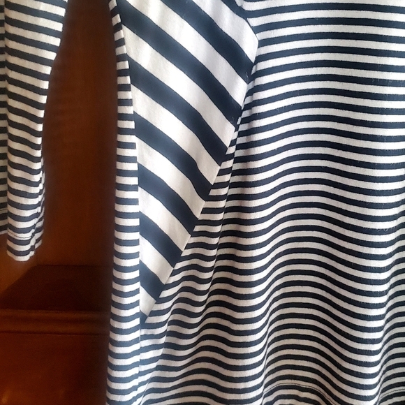 Jennifer Lopez Bk/Wh Stripe Knit Top w/ 3/4 Sleeves size XS - Picture 9 of 9